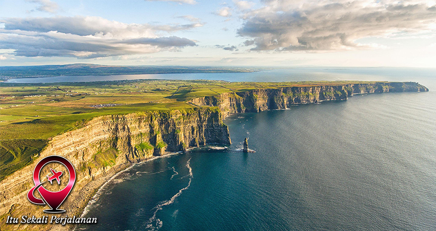 Irlandia: Eksplorasi Keindahan Alam di Pulau Hijau